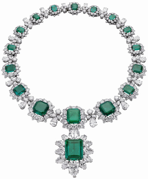 Barbara hutton 2025 jade necklace